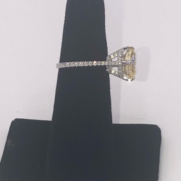 2.5ct Canary Radiant Cut Ring - Picture 9 of 17